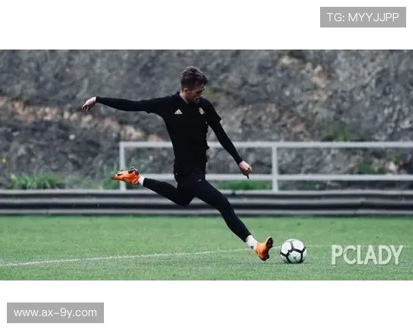 京东足球小哥背后的故事：从快递员到运动梦想的追逐者